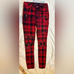 Juniors/women’s super skinny red plaid pants. Size 1